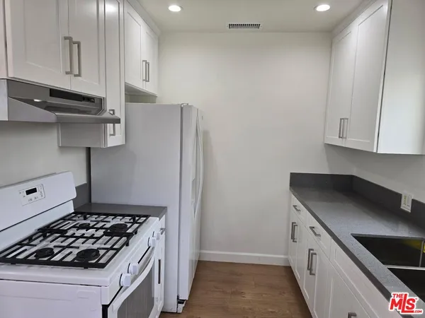 $2,090 | 415 Fischer Street, Unit F, Glendale, CA 91205