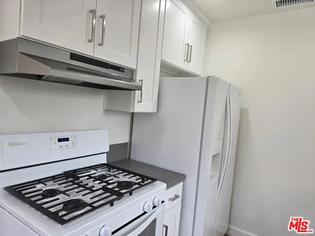 $2,190 | 415 Fischer Street, Unit F, Glendale, CA 91205