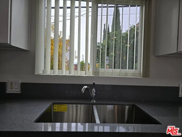 $2,090 | 415 Fischer Street, Unit F, Glendale, CA 91205