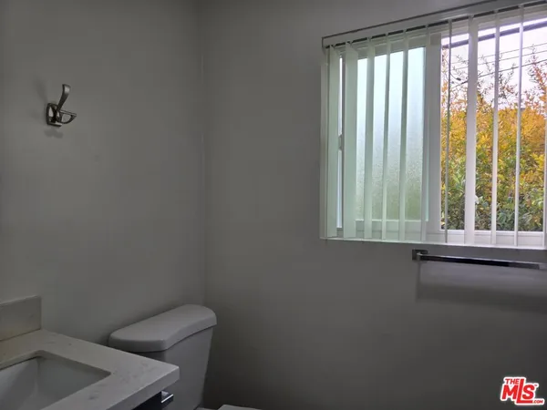 $2,090 | 415 Fischer Street, Unit F, Glendale, CA 91205