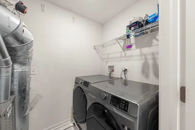 $379,000 | 1580 Wind Energy Pass, Batavia, IL 60510