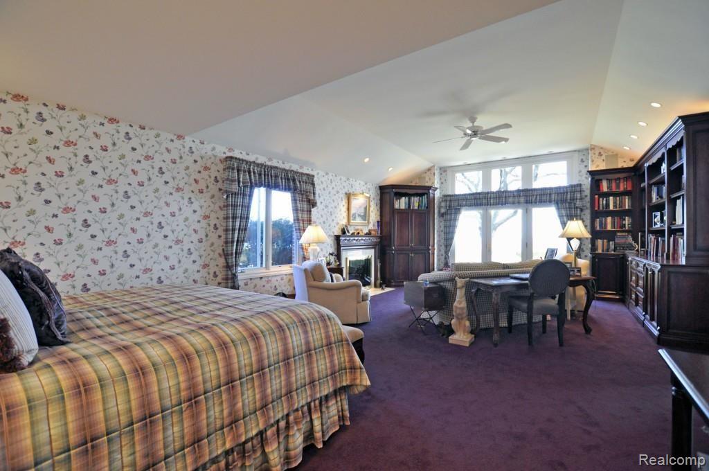 579 Lake Shore Road Grosse Pointe, MI 48236 - Photo 33 of 84 34.jpg