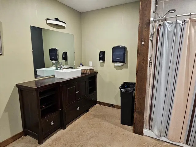 $1,800,000 | 13597 County Road 35, Tyler, TX 75706