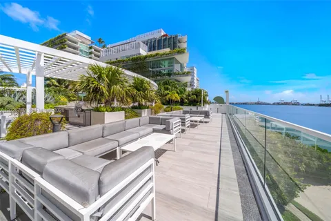 $1,030,000 | 1330 West Avenue, Unit 2414, Miami Beach, FL 33139