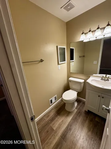 $2,850 | 905 Arlington Drive, Toms River, NJ 08755