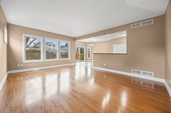 $349,900 | 506 Audubon Trail, Irondequoit, NY 14622