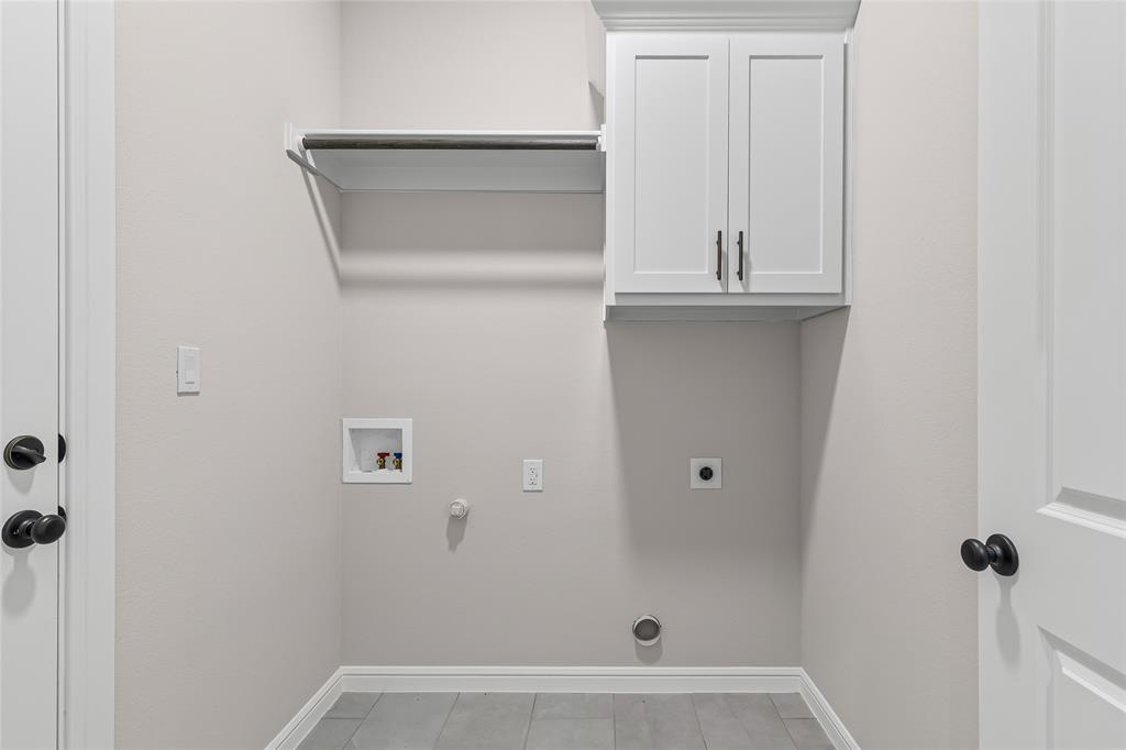 620 Jameson Springtown, TX 76082 - Photo 31 of 37 a view of bathroom