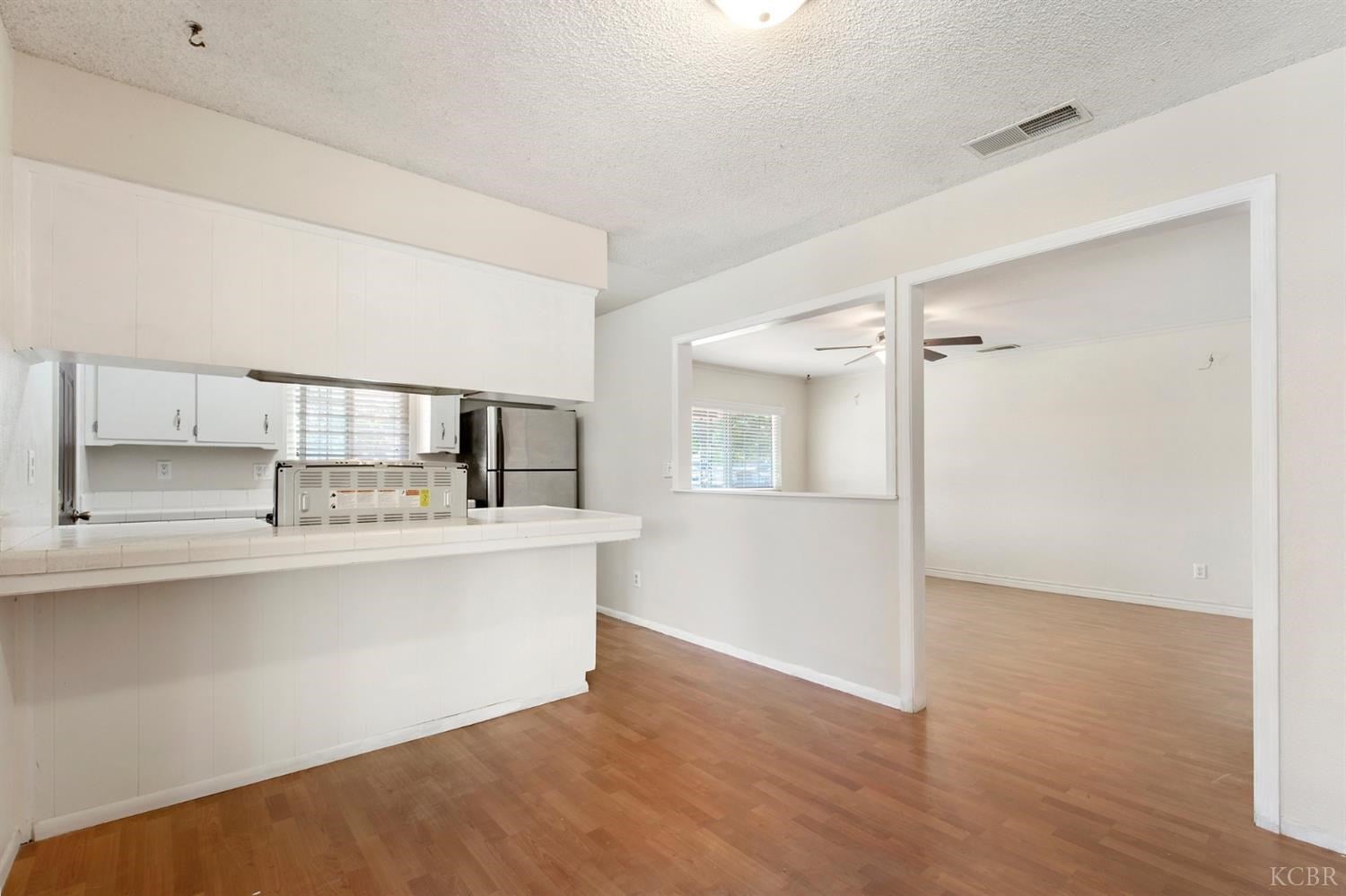 2893 Merlan Way Hanford, CA 93230 - Photo 12 of 30 Gallery Image 12