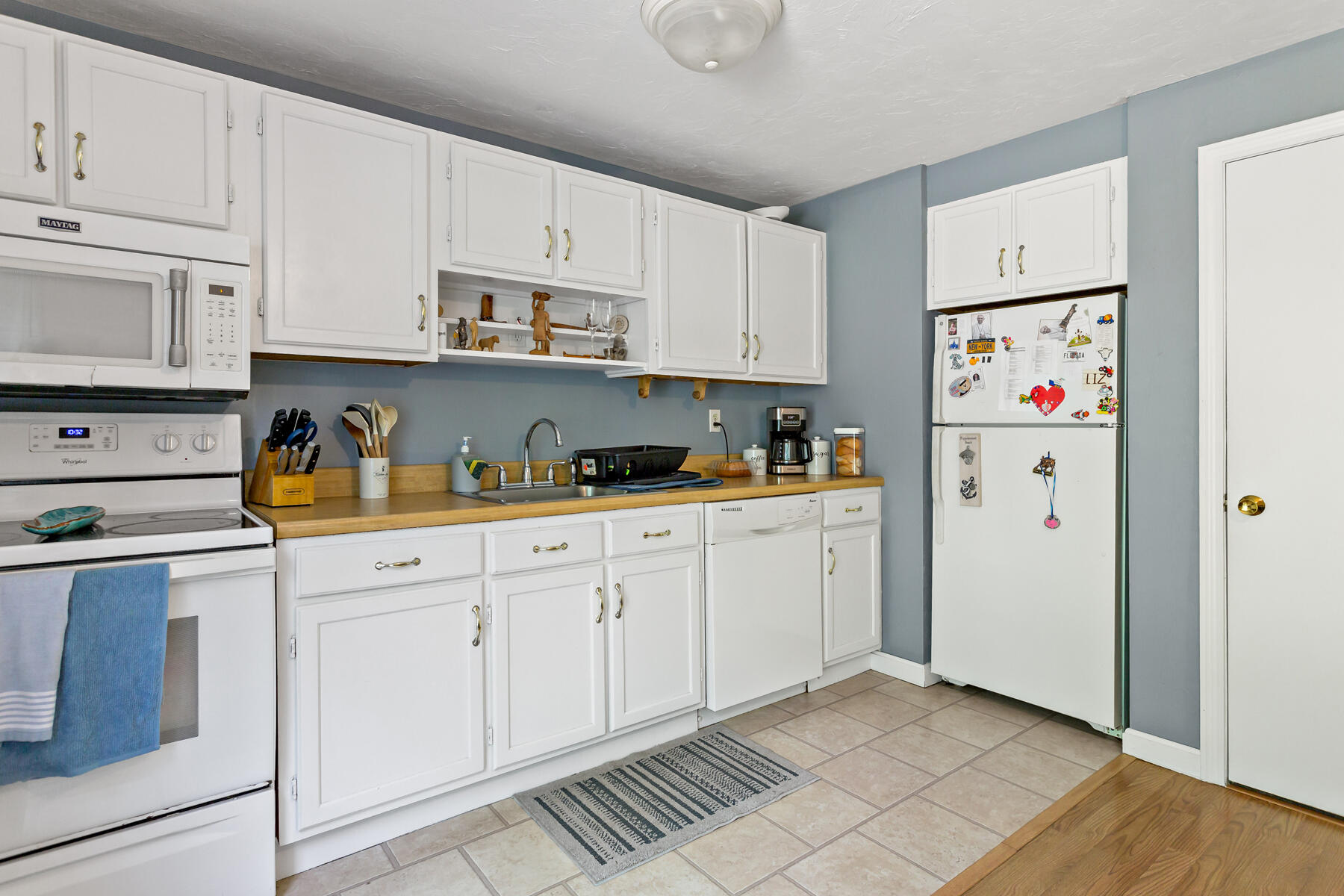 300 Falmouth Road, Unit 21C Mashpee, MA 02649 - Photo 10 of 23 Kitchen