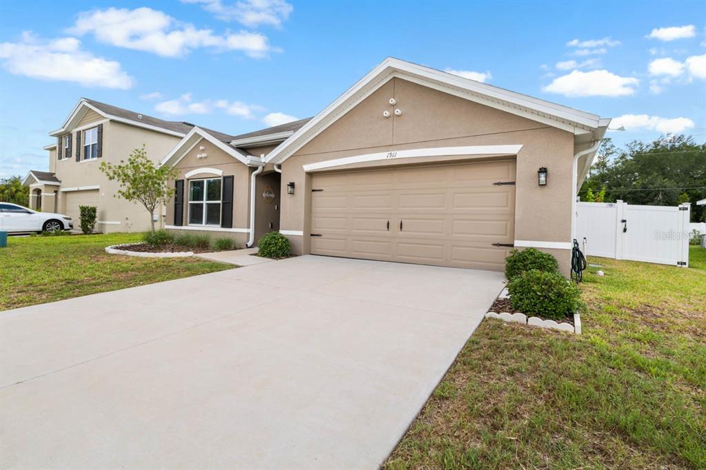 1911 Blue Stream Street Ruskin, FL 33570 - Photo 6 of 58
