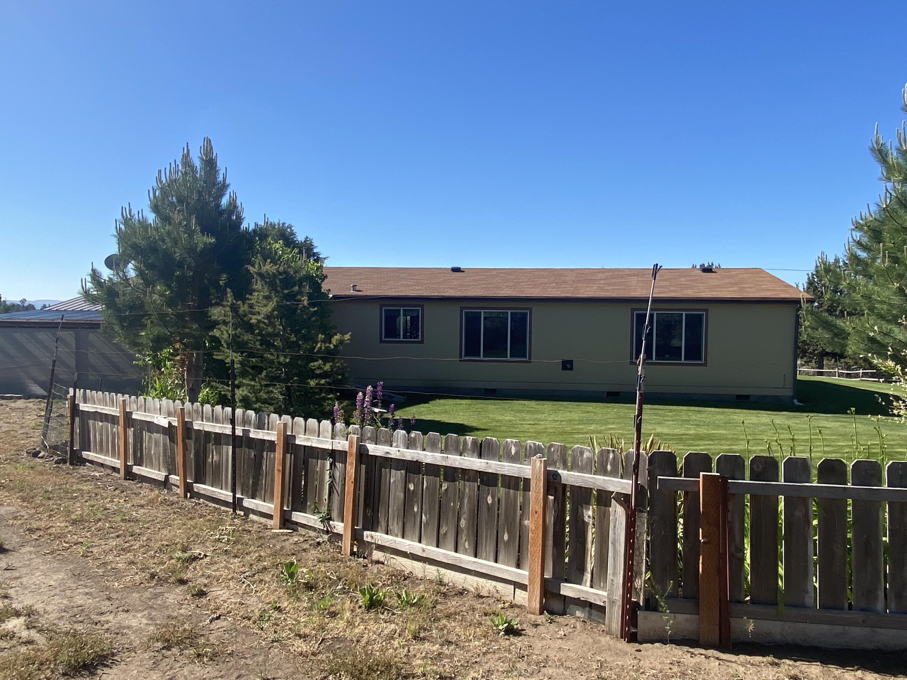20215 Adams Point Road East Merrill, OR 97633 - Photo 11 of 59 IMG_4211