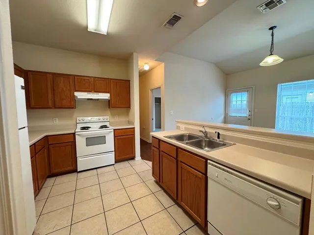 $1,695 | 1717 Constantino Circle, Unit B, Austin, TX 78745