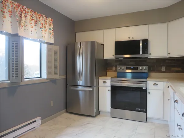 $345,000 | 5909 Chelsea Cove North, Hopewell Junction, NY 12533