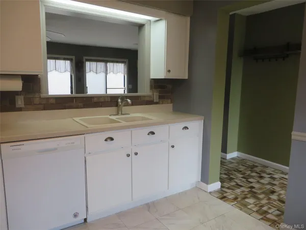 $345,000 | 5909 Chelsea Cove North, Hopewell Junction, NY 12533