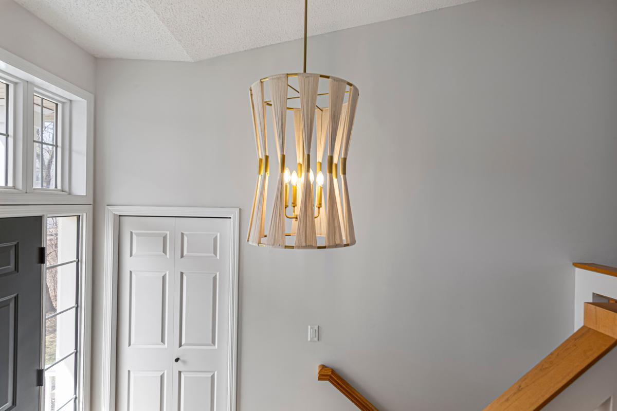1055 West County Rd D Shoreview, MN 55126 - Photo 8 of 50 Gallery Image 8