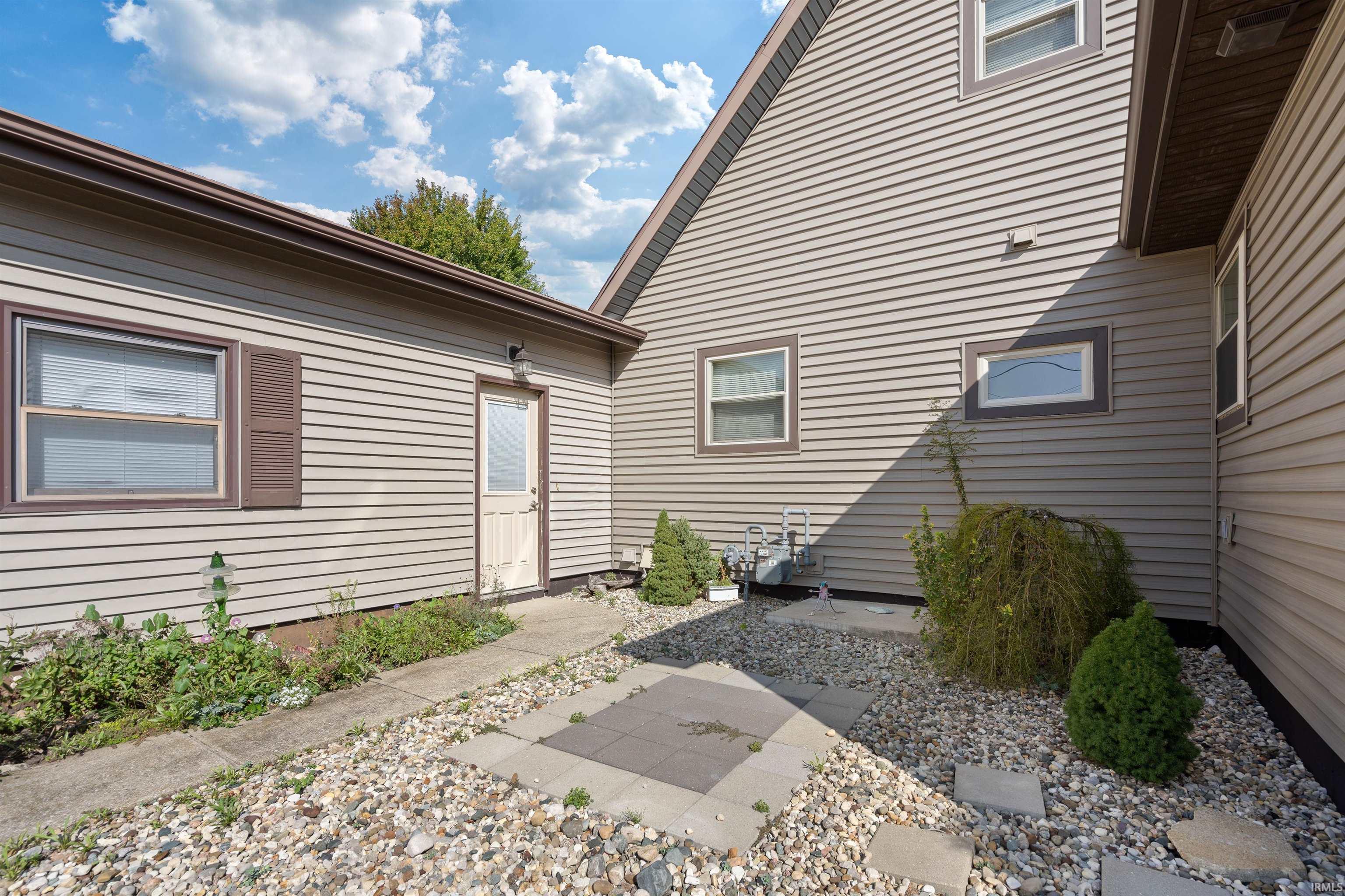 2014 Fords Court Rochester, IN 46975 - Photo 4 of 36