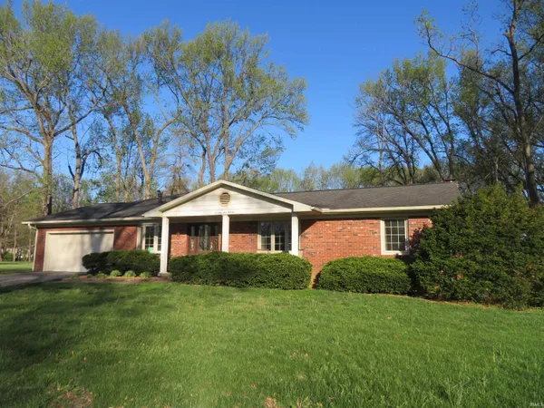 $390,000 | 7511 Meadow Lane, Newburgh, IN 47630