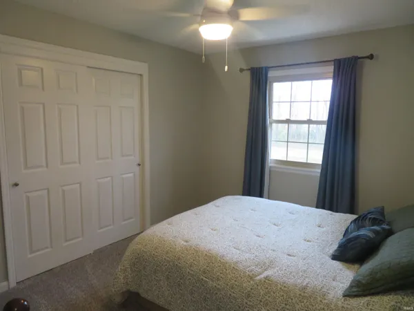 $390,000 | 7511 Meadow Lane, Newburgh, IN 47630