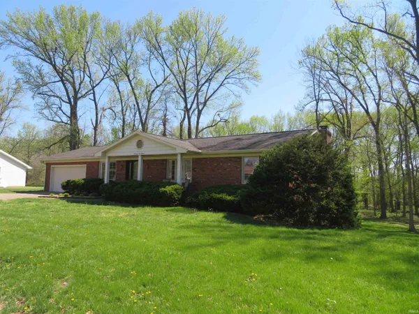 $390,000 | 7511 Meadow Lane, Newburgh, IN 47630