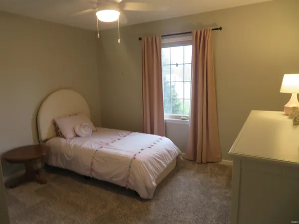 $390,000 | 7511 Meadow Lane, Newburgh, IN 47630