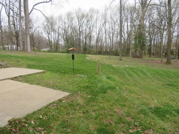 $390,000 | 7511 Meadow Lane, Newburgh, IN 47630