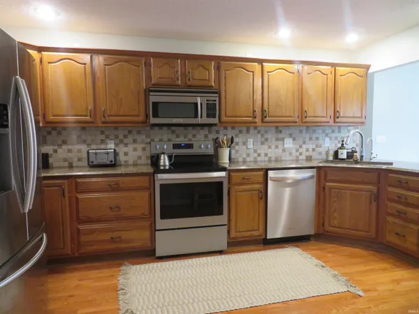 $390,000 | 7511 Meadow Lane, Newburgh, IN 47630