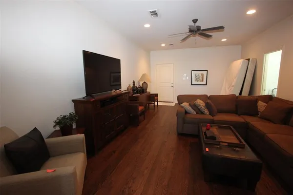 $4,500 | 4043 Throckmorton Street, Dallas, TX 75219