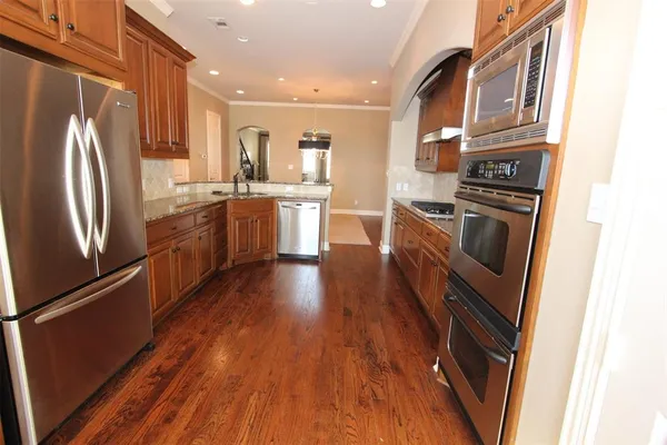 $4,500 | 4043 Throckmorton Street, Dallas, TX 75219