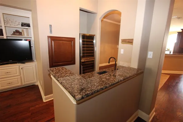 $4,500 | 4043 Throckmorton Street, Dallas, TX 75219