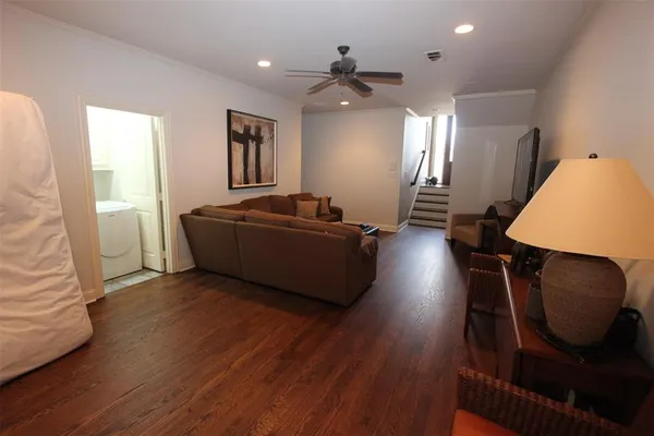 $4,500 | 4043 Throckmorton Street, Dallas, TX 75219