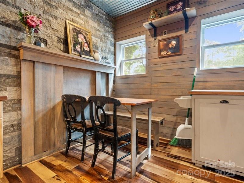 430 3rd Street Cheraw, SC 29520 - Photo 25 of 40 a backyard of a house with table and chairs