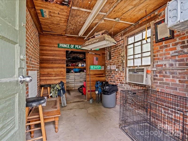 430 3rd Street Cheraw, SC 29520 - Photo 38 of 40 a view of a patio with table and chairs and potted plants