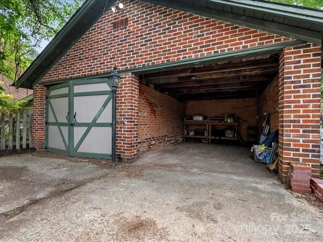 a view of a garage