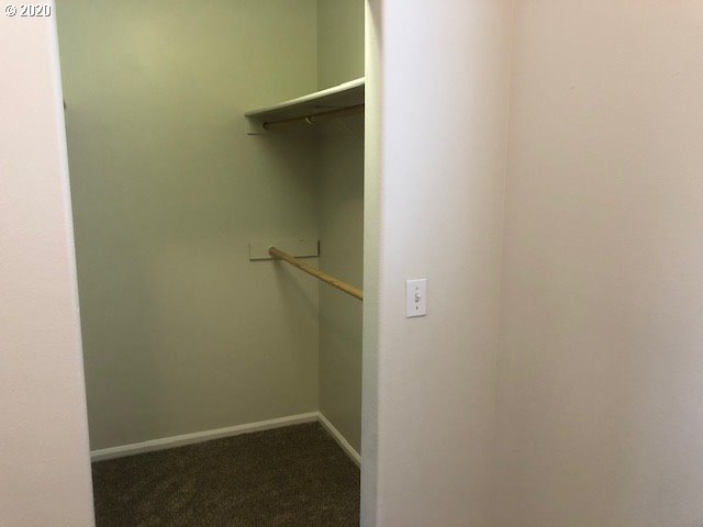 657 North Cloverleaf Loop Springfield, OR 97477 - Photo 7 of 10