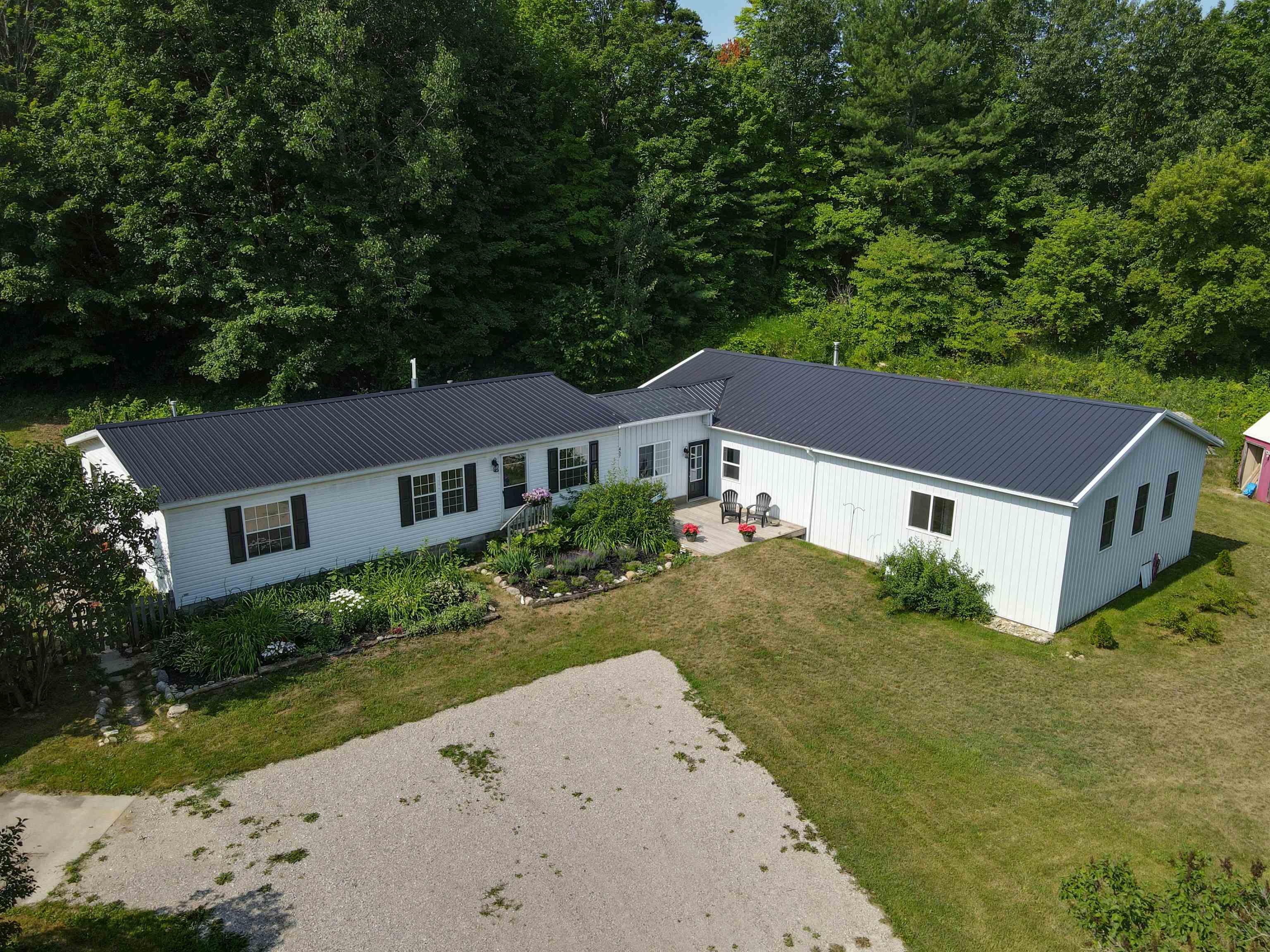 457 North Garfield Road Traverse City, MI 49696 - Photo 4 of 42