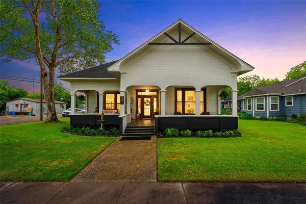 $245,000 | 201 West Pecan Street, West, TX 76691