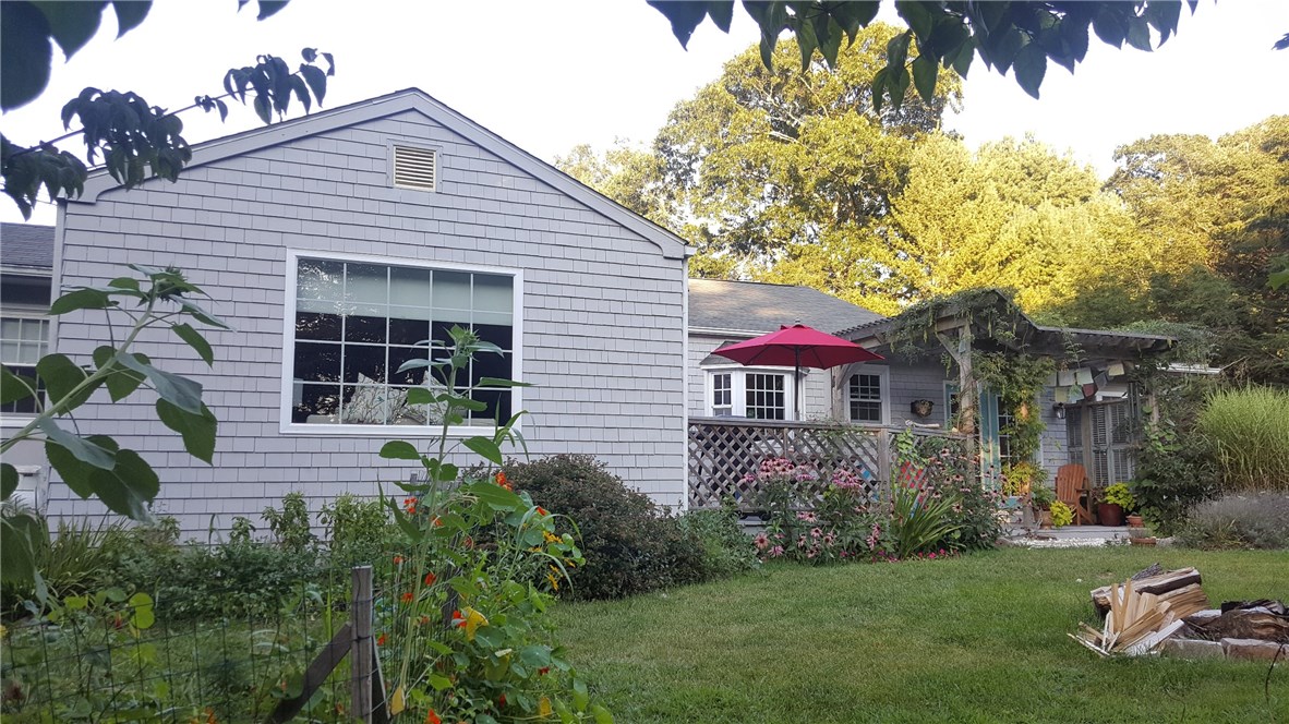 7 Thomas Lane Westerly, RI 02891 - Photo 2 of 40