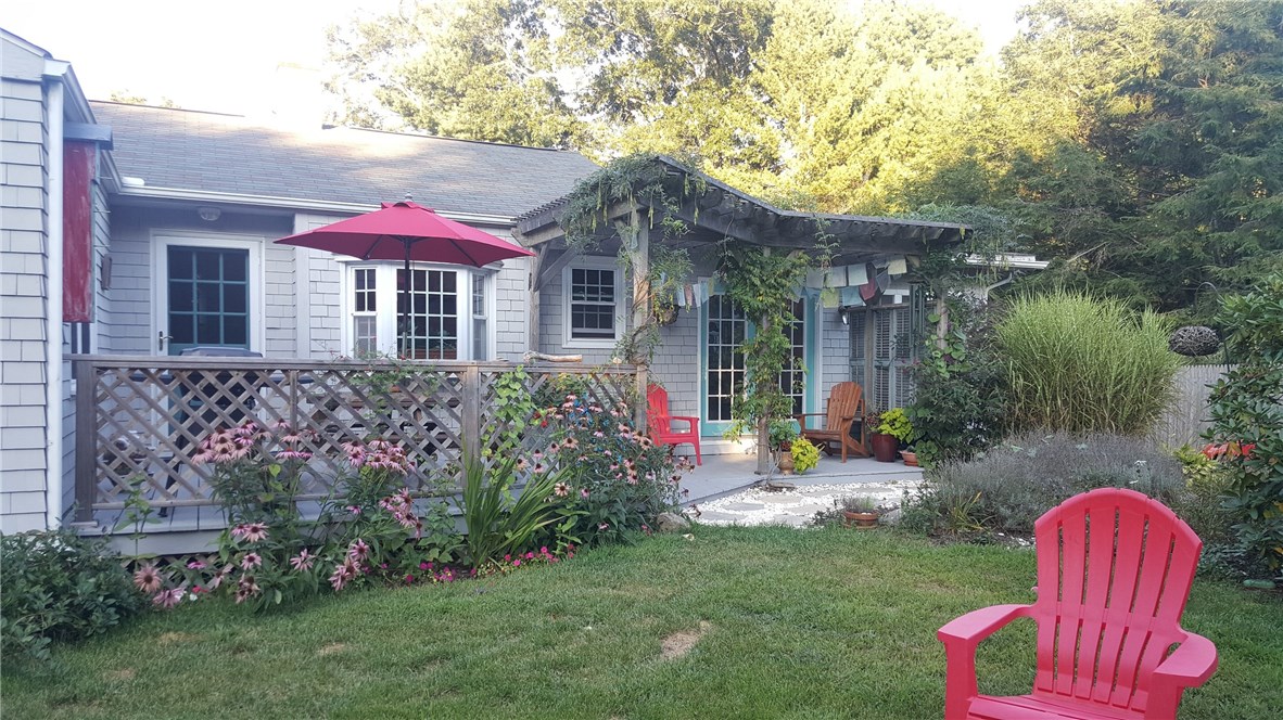 7 Thomas Lane Westerly, RI 02891 - Photo 3 of 40