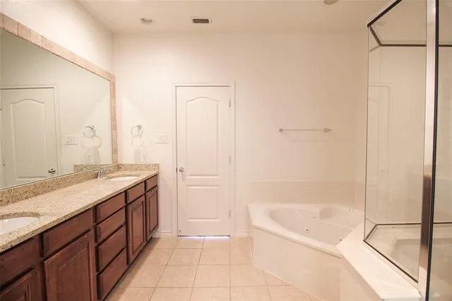 $3,200 | 5014 Calloway Drive, Addison, TX 75001