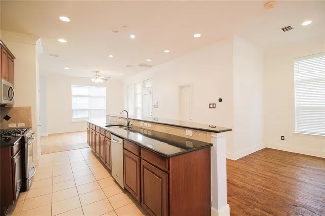 $3,200 | 5014 Calloway Drive, Addison, TX 75001