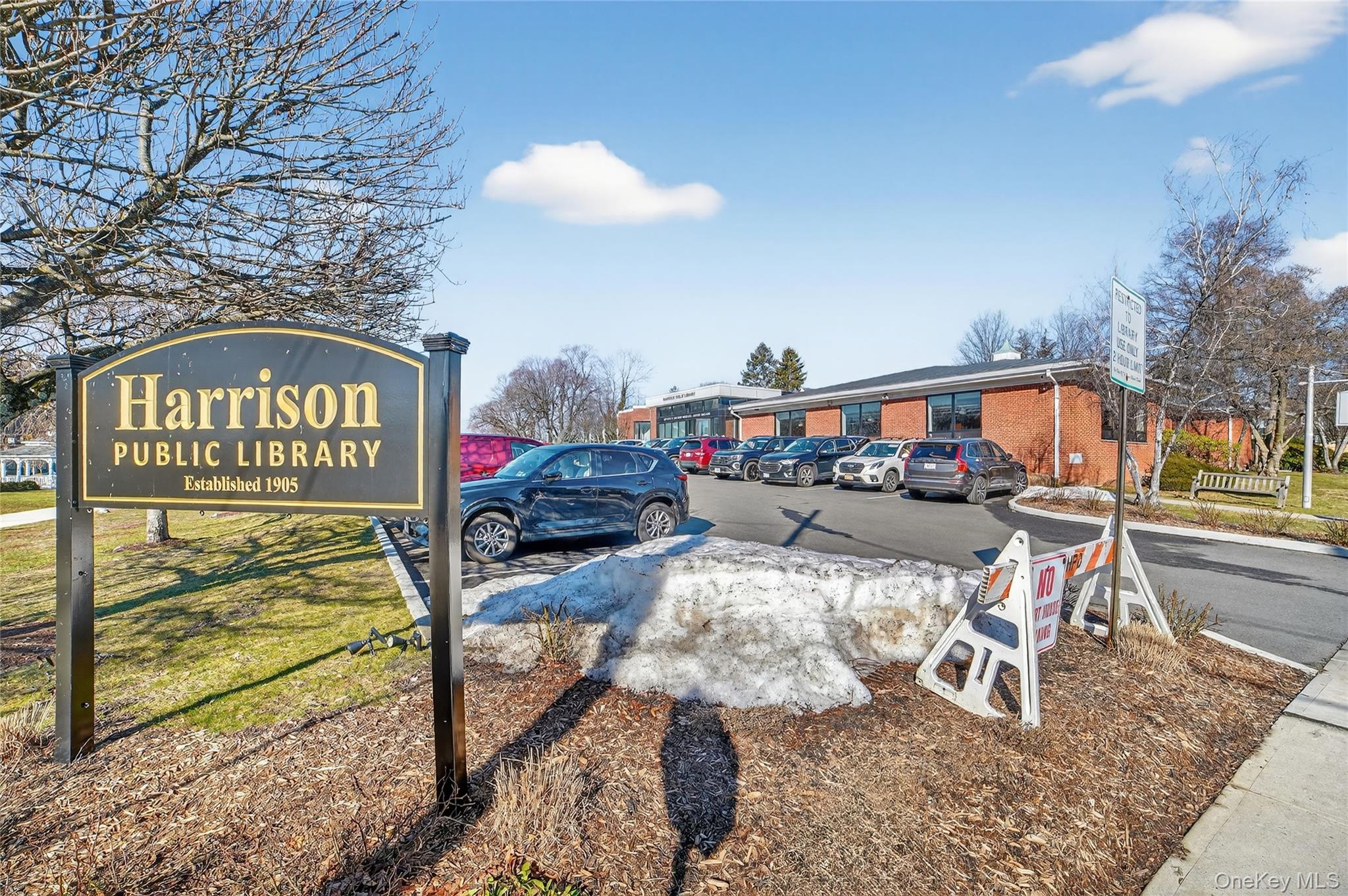 2 S Road, Unit 2P Harrison, NY 10528 - Photo 34 of 35 a view of a tables and chairs in the patio