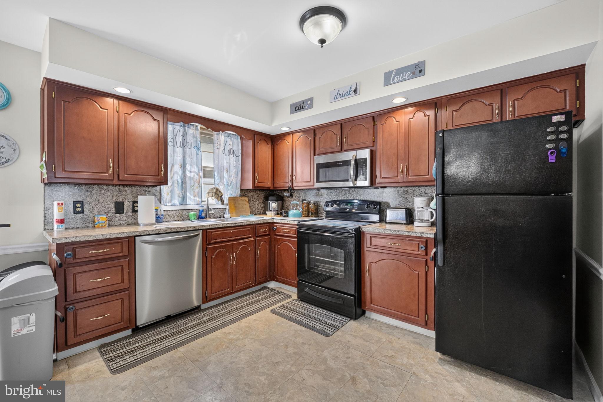 1514 Ravena Street, Unit R Bethlehem, PA 18015 - Photo 7 of 34 Gallery Image 7