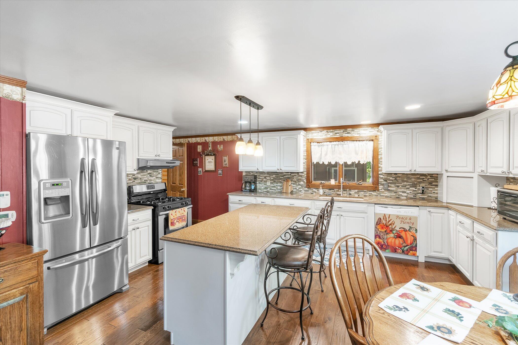 6800 East Pakes Road Crystal, MI 48818 - Photo 11 of 55 11-6800 E Pakes Rd-windowstill-realestat