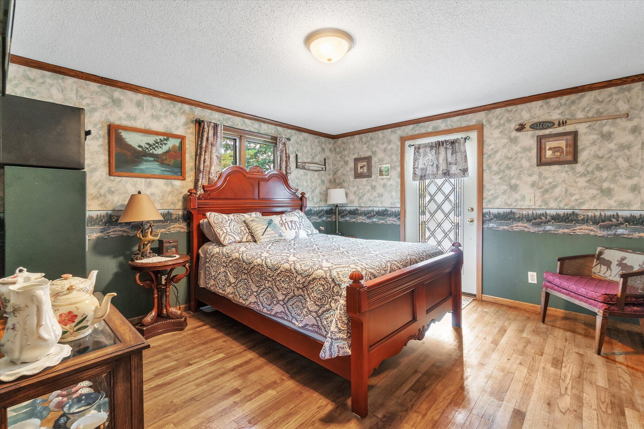 6800 East Pakes Road Crystal, MI 48818 - Photo 16 of 55 16-6800 E Pakes Rd-windowstill-realestat