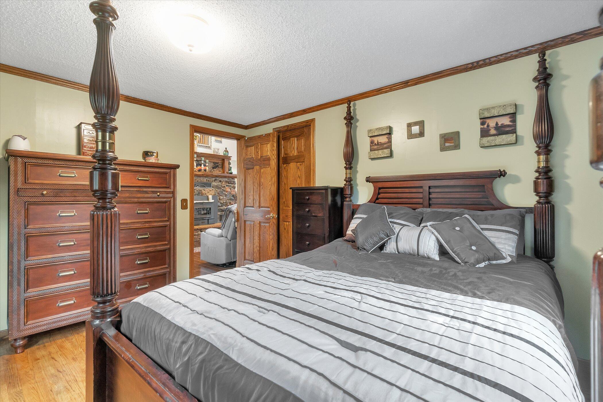 6800 East Pakes Road Crystal, MI 48818 - Photo 19 of 55 19-6800 E Pakes Rd-windowstill-realestat