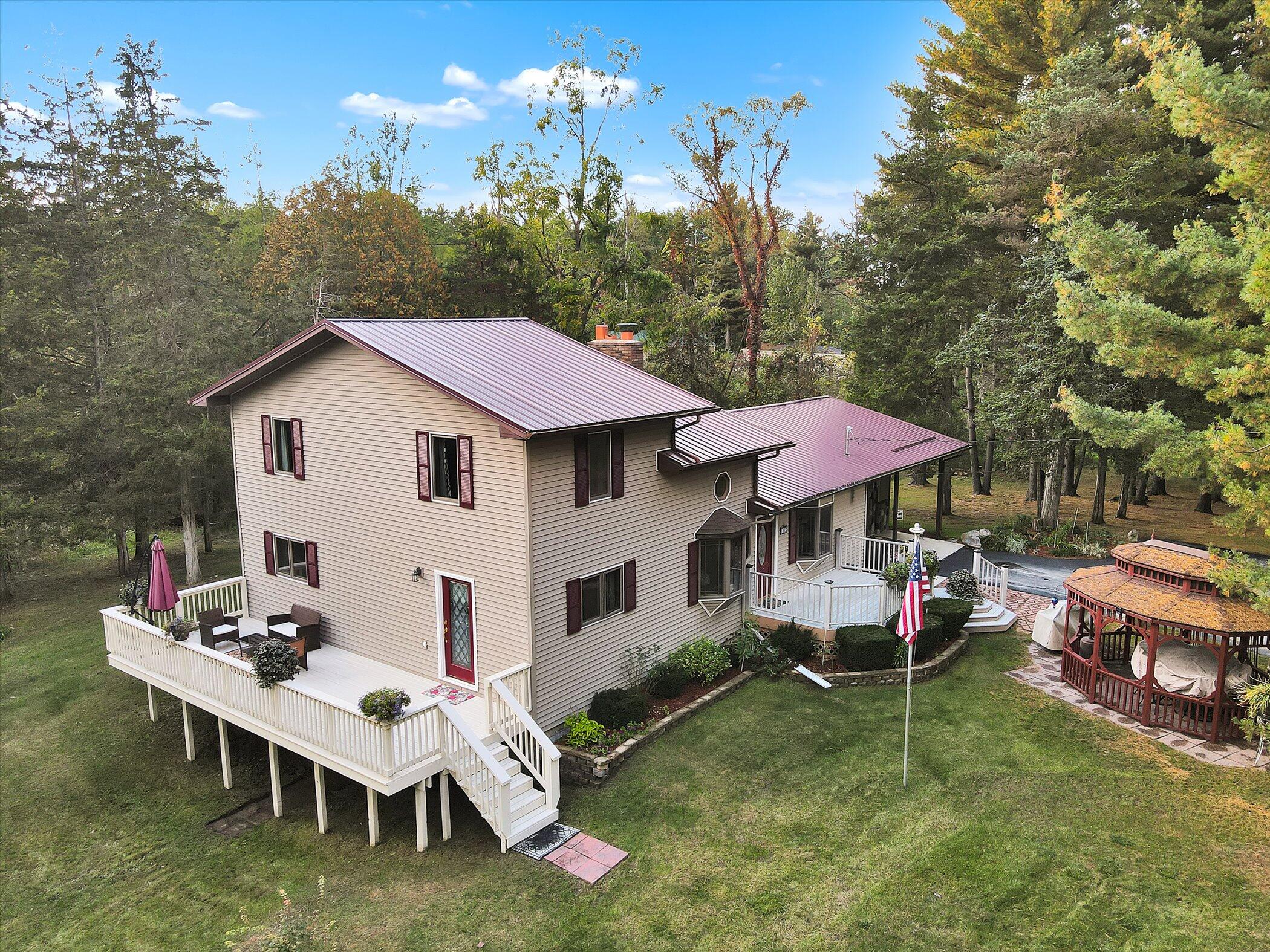 6800 East Pakes Road Crystal, MI 48818 - Photo 31 of 55 31-6800 E Pakes Rd-windowstill-realestat