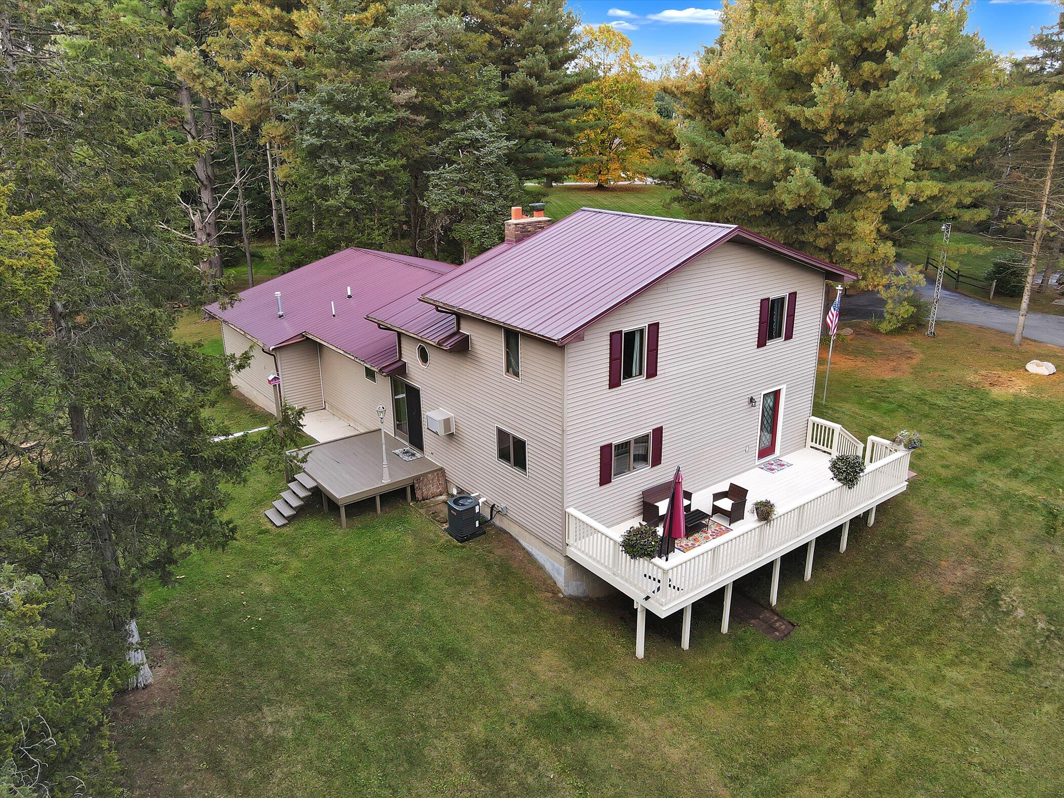 6800 East Pakes Road Crystal, MI 48818 - Photo 36 of 55 36-6800 E Pakes Rd-windowstill-realestat