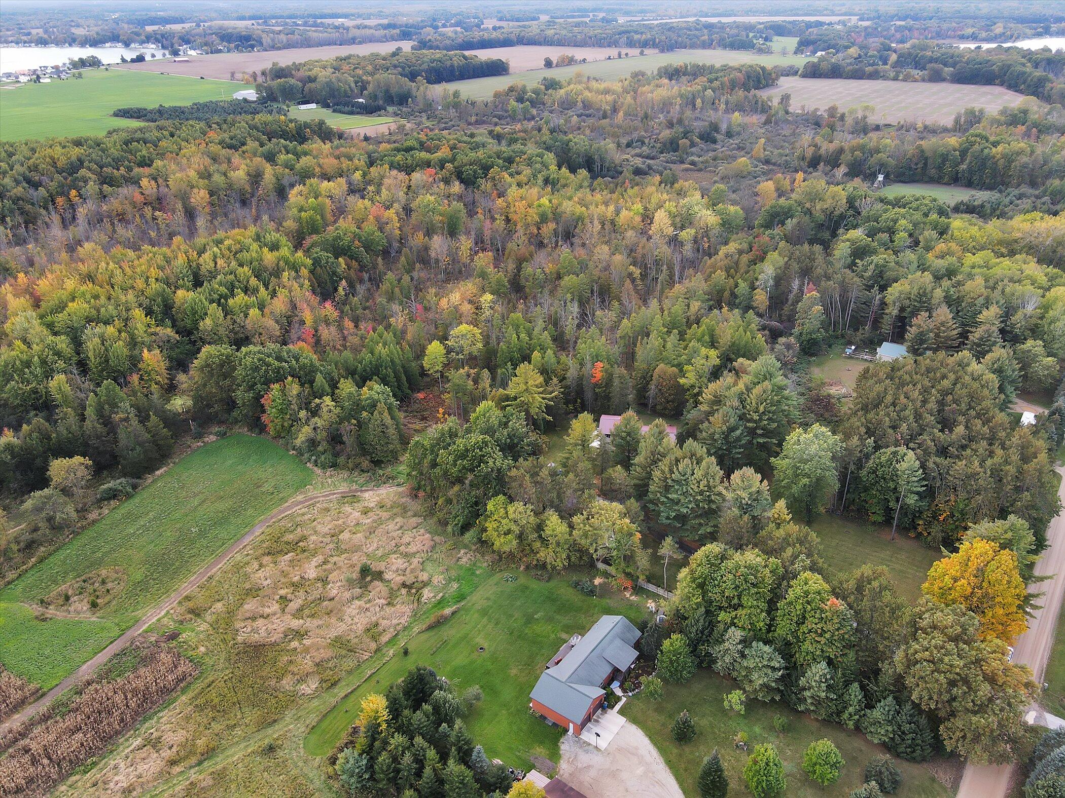 6800 East Pakes Road Crystal, MI 48818 - Photo 39 of 55 39-6800 E Pakes Rd-windowstill-realestat