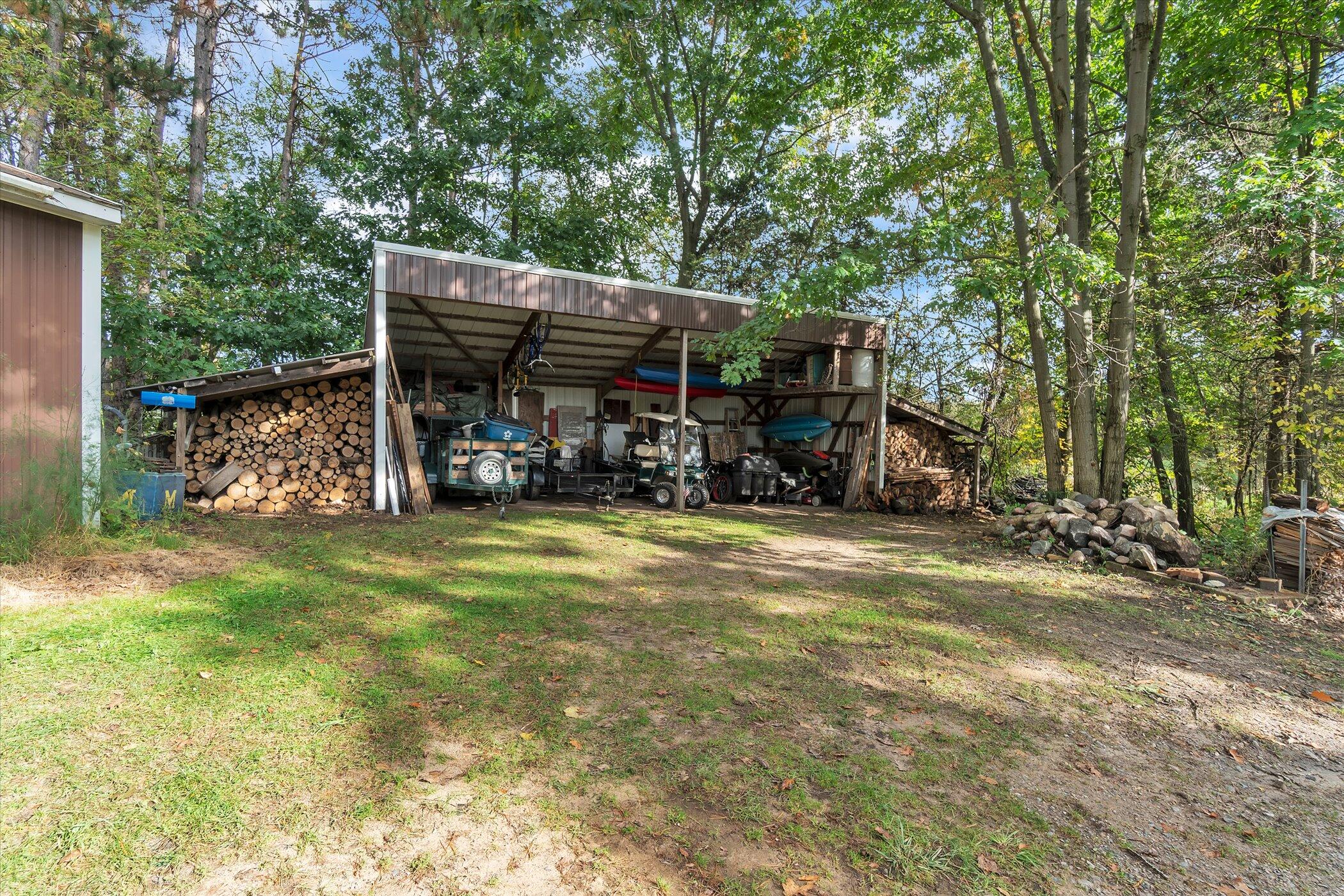 6800 East Pakes Road Crystal, MI 48818 - Photo 41 of 55 41-6800 E Pakes Rd-windowstill-realestat