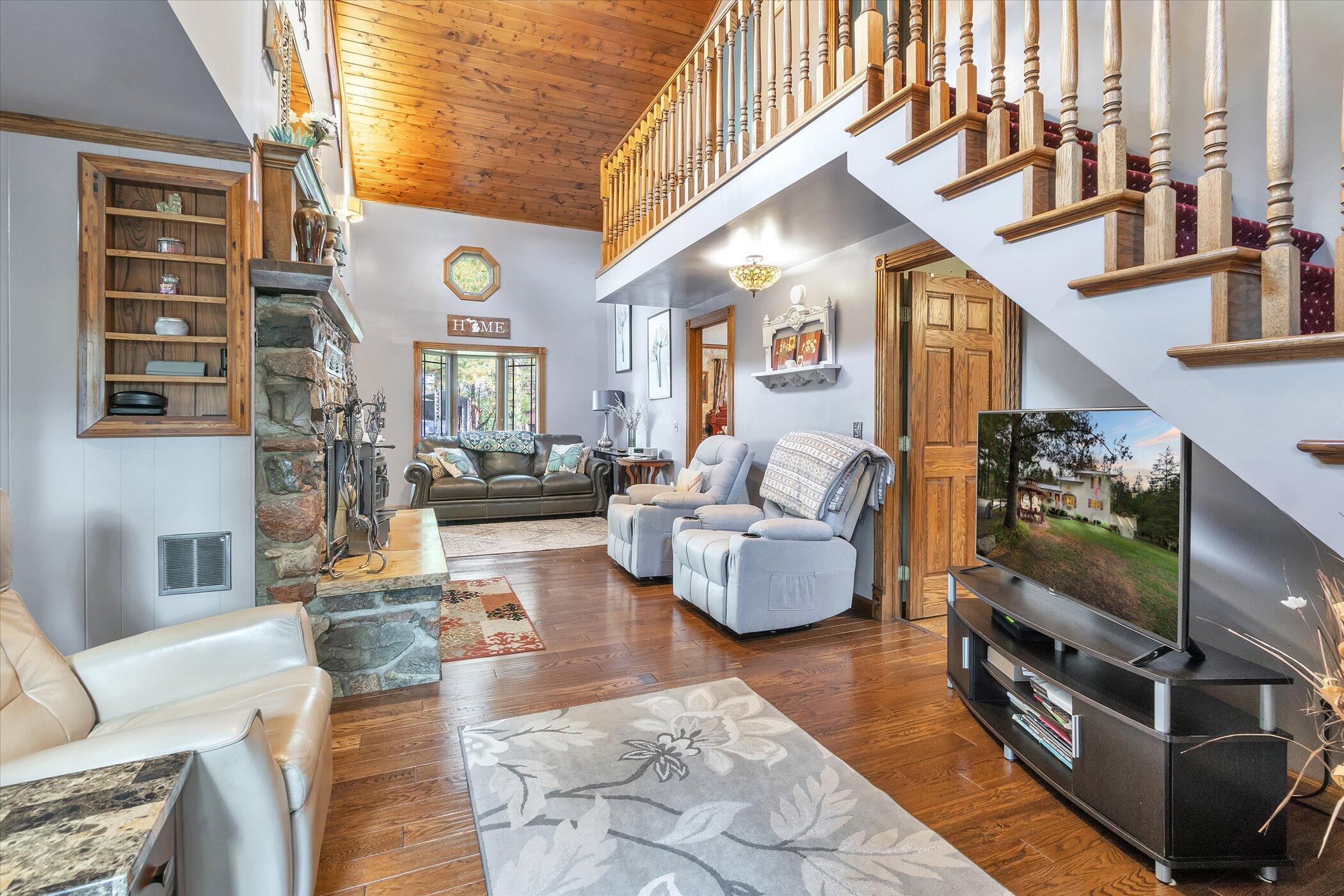 6800 East Pakes Road Crystal, MI 48818 - Photo 7 of 55 07-6800 E Pakes Rd-windowstill-realestat